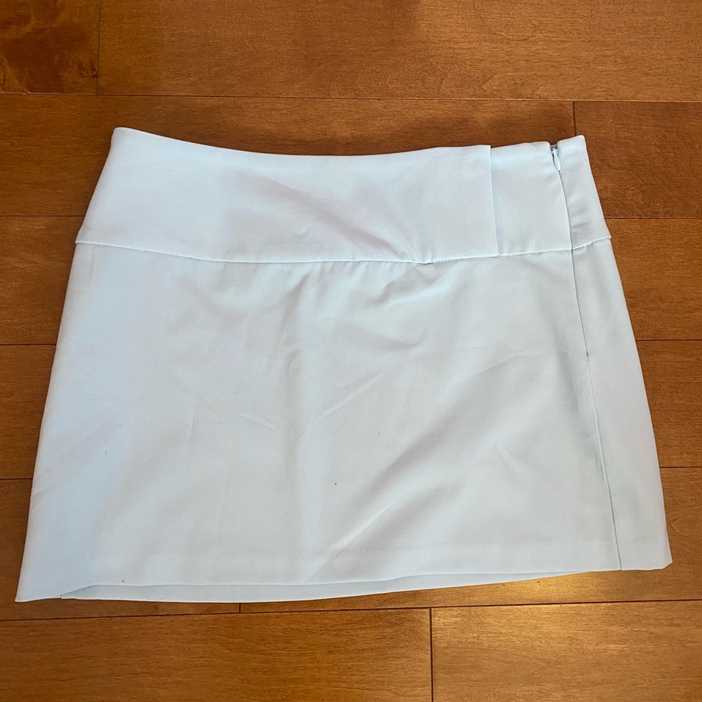 Aritzia - Sunday Best Low Rise Skirt 💙